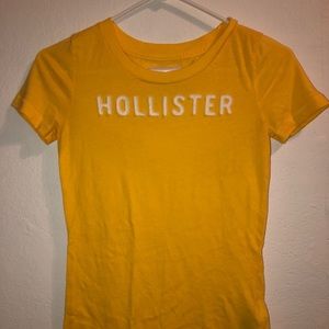 Hollister tee 🦋